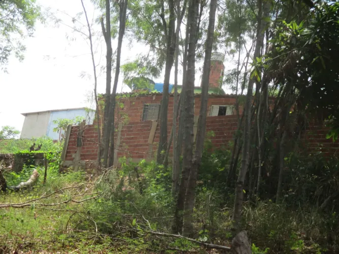 Terrenos urbano próximo condomínio San flower e no centro de Anápolis. 