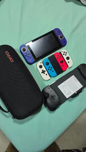 Nintendo Switch V1 - Desbloqueado - 128gb - 6 joycon