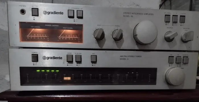 Stereo Integrated Amplifier  Model 86 e Tuner Am/Fm Stereo Model 9 - Gradiente  - Anos 90
