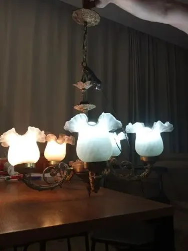 Lustre antigo 5 cúpulas - latão