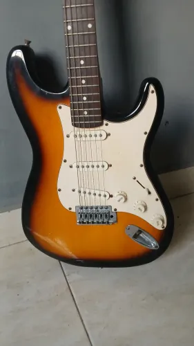 Guitarra Condor Stratocaster RX 10 Sunburst