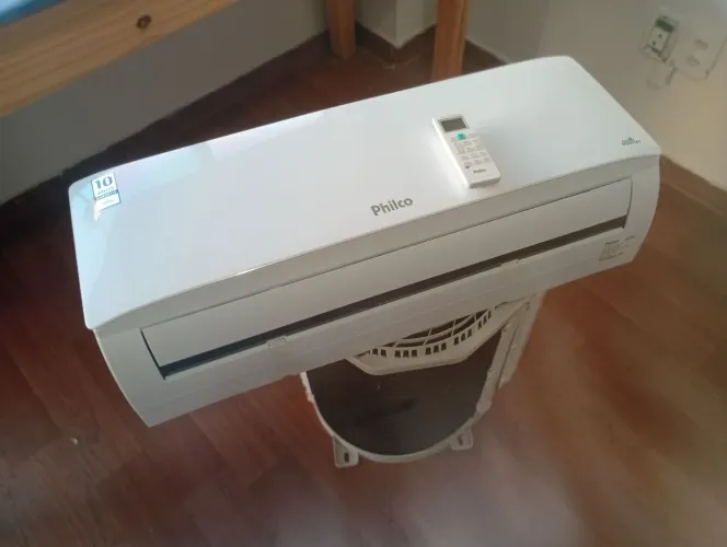 Ar condicionado com instalação inclusa.