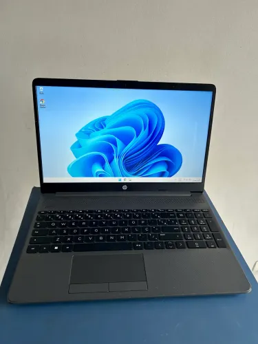 Notebook HP i3 12ger 8GB ddr4 SSD nvme 256GB