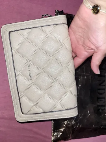 Bolsa transversal e de mão