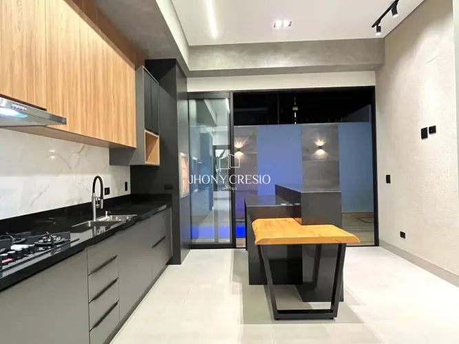 Casa com Piscina e Cozinha Planejada Parte Alta do Bairro. Maringá/ Jardim Paris
