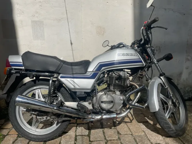CB 400 1982 ( VENDE-SE)