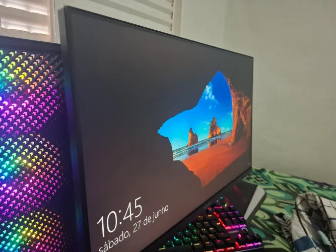 Monitor 200hz com braço articulado 