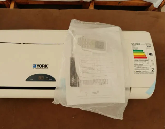 Evaporadora York 18000 BTU's 220V Nova - NUNCA usada