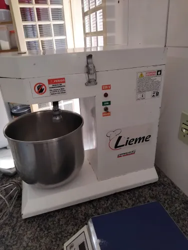 Batedeira industrial Lieme12 litros 220 volts lts 
