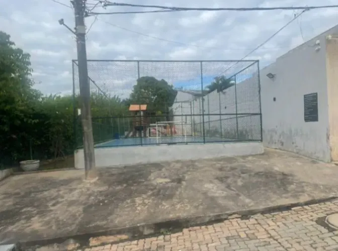 Vendo casa de 2 quartos na Vereda da Cruz