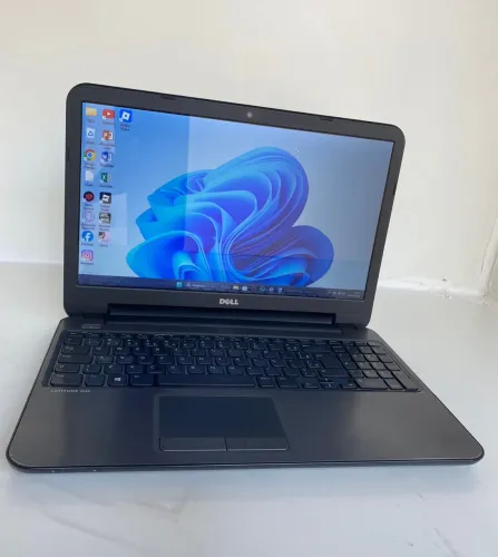 Notebook Dell Latitude 3540 i5 4 Geração | 4GB RAM | HD 500GB | Radeon Dedicada