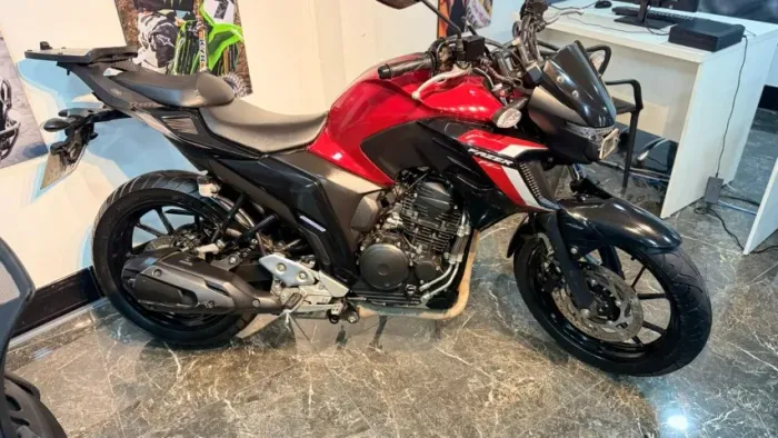 Yamaha FZ25 Fazer 250 Flex 2024 - Apenas 19 mil km / IPVA OK / Suporte SCAM