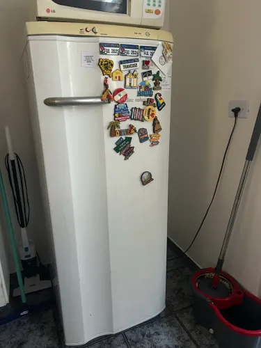 Vendo geladeira 300L