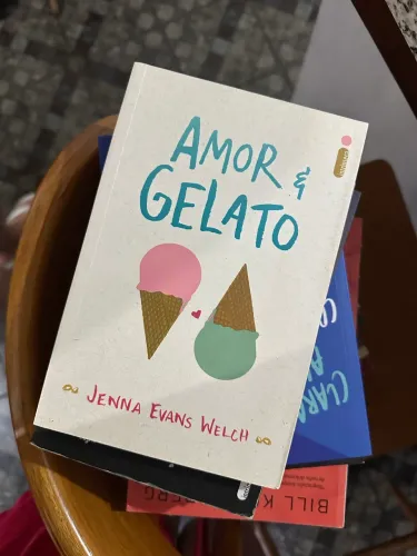 Livro ?Amor e Gelato?