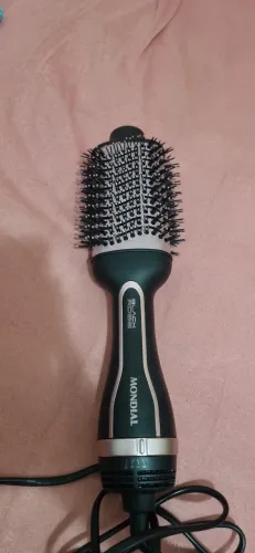 Escova secadora mundial, com poucos dias de uso