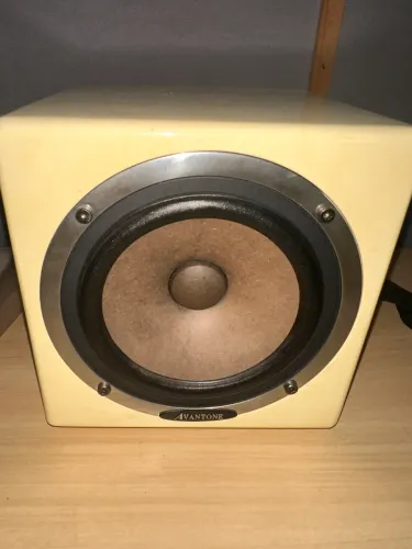 Monitor de Referencia Avantone MixCube