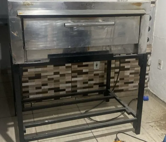 VENDE- SE FORNO ELÉTRICO INOX DA MARCA INSTALE + MESA
