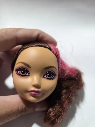 Ever after High - Briar - leia a descrição