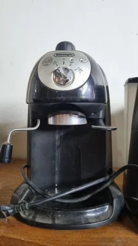 Cafeteira, não sei se funciona!