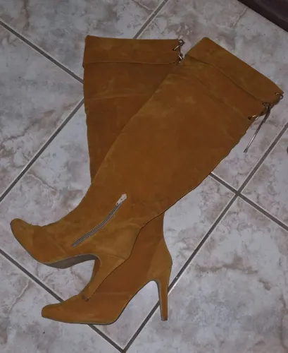 BOTAS DE CAMURÇA COR OCRE
