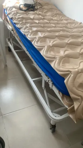 Cama hospitalar elétrica
