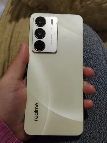 Celular Realme C75 aprova de água 6 meses de uso 