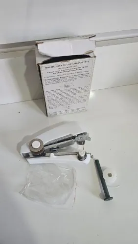 Máquina de costura manual