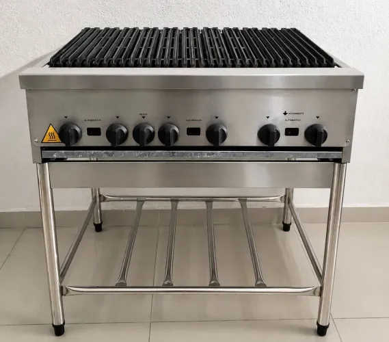 Chair broiler Venâncio a gás 90cm + cavalete 