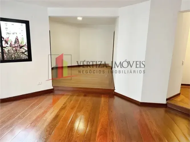Apartamento à venda com 149m² em Moema