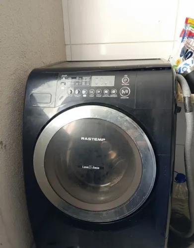 Máquina lava e seca com defeito 