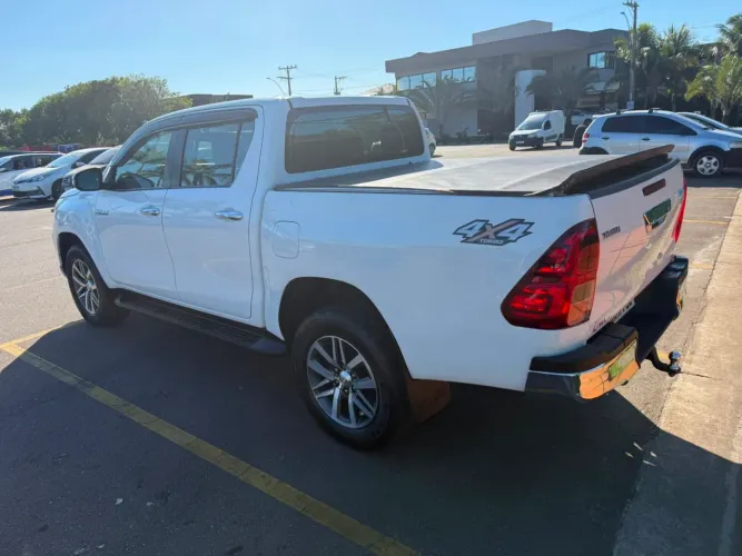 Toyota Hilux CD SRV 4X4 2.8 TDI Diesel Aut. 2020