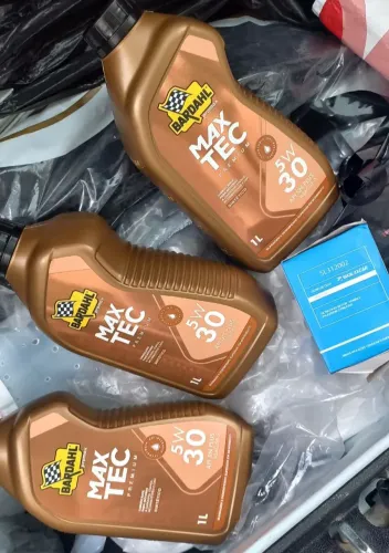 ÓLEO PARA CARRO 5W30 SEM USO
