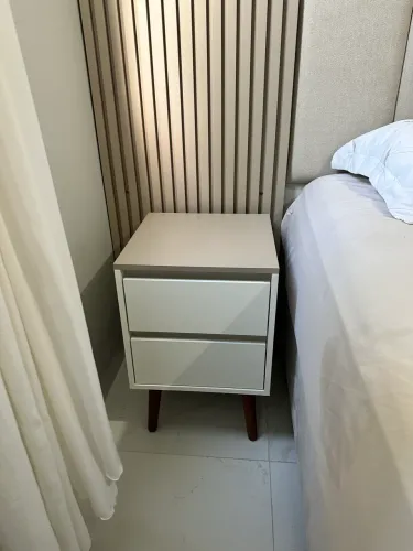 Criado mudo 2 gavetas 
