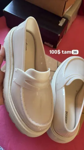 Melissas usadas porém em perfeito estado.