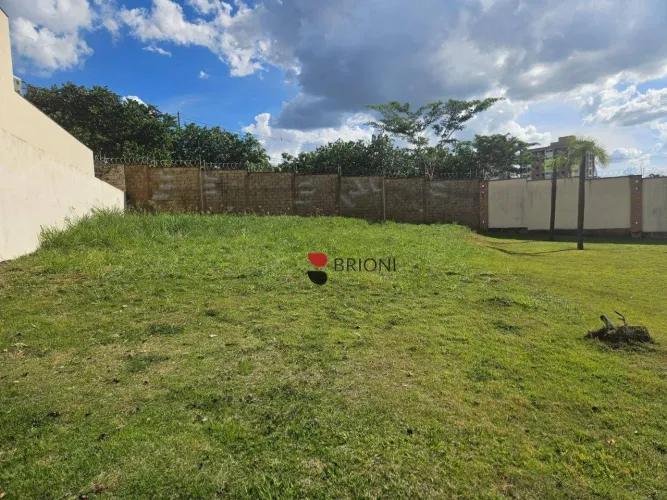 Terreno Alto Padrão com 426m² à venda no Condomínio Villa Di San Paolo, em Ribeirão Preto/