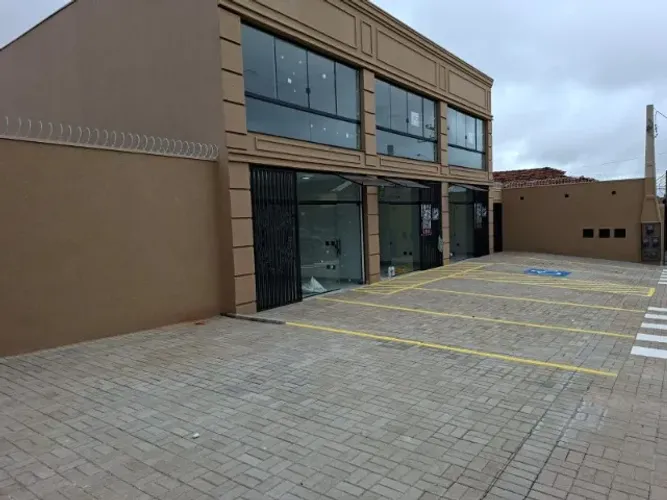Alugo o mais Lindo Salão 100m2.Novo, na R-Jose Bonifacio Prox. Rio Carnes e Av. Murchid