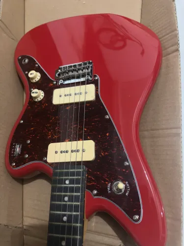 Guitarra Tagima TW-61 RED + Pedal Boss CS-3