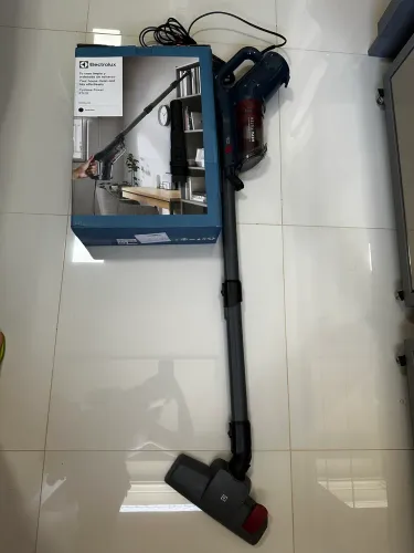 Aspirador Electrolux 1300 W com fio filtro Hepa