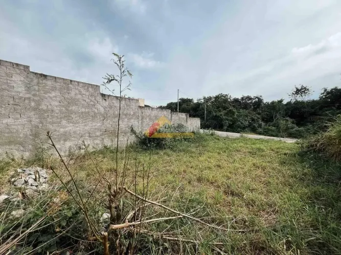 Lote localizado no bairro Itacolomi