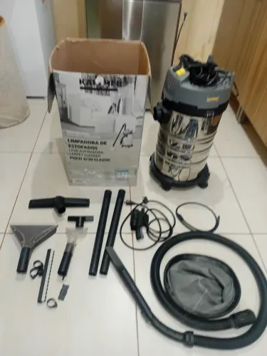 Extratora de Estofados Karcher 4/30 Profissional