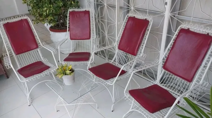 Jogo de cadeira e mesa de terraço