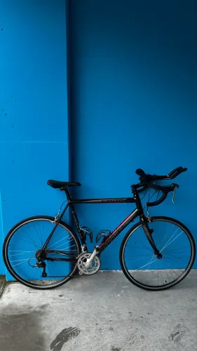 Bicicleta Speed Cannondale CAAD 8
