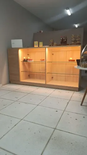 Balcão pra bolos e etc