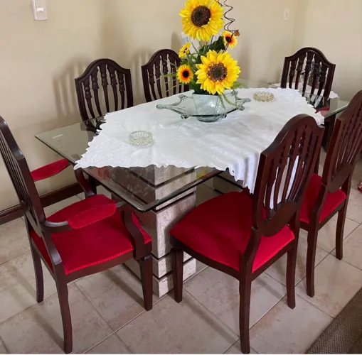 Mesa 6 lugares de vidro com mármore