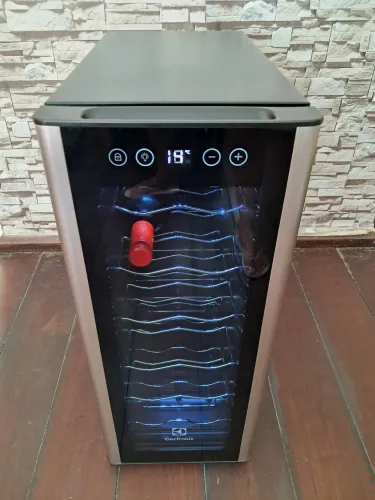 Adega climatizada Electrolux ( Retirada no local, Salvador)