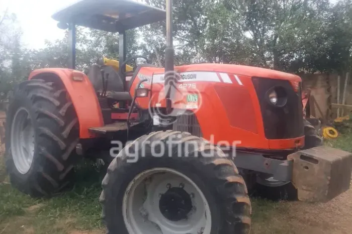 Trator Massey Ferguson 4275 ano 2011