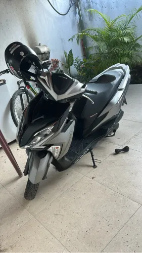 VENDE-SE MOTO ELITE 125 em perfeito estado de conservação.