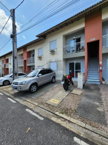 Largo Verona na Mario Covas frente ao conj. satélite, terreo com quintal e varanda R$ 1.85