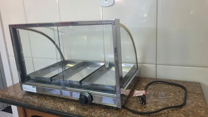 Estufa 3 bandejas em perfeito estado