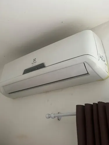 02 Ar condicionados Split 9.000btus